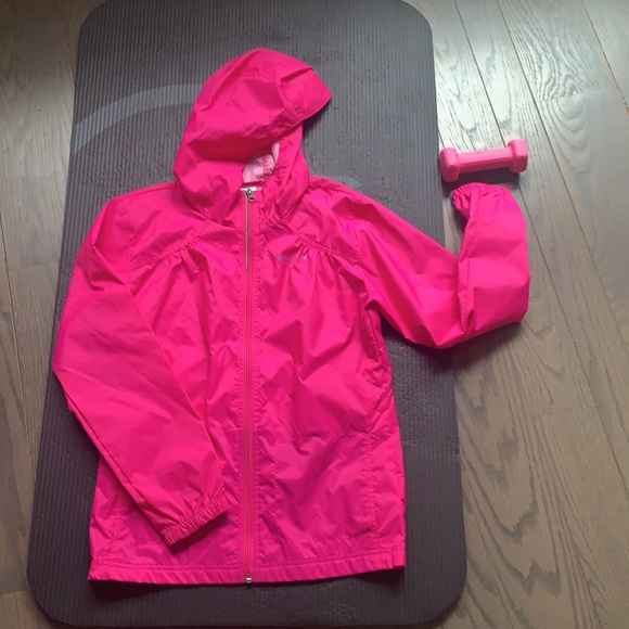Great piece for spring & rain showers! Girls Columbia Rain Jacket - Picture 2 of 3